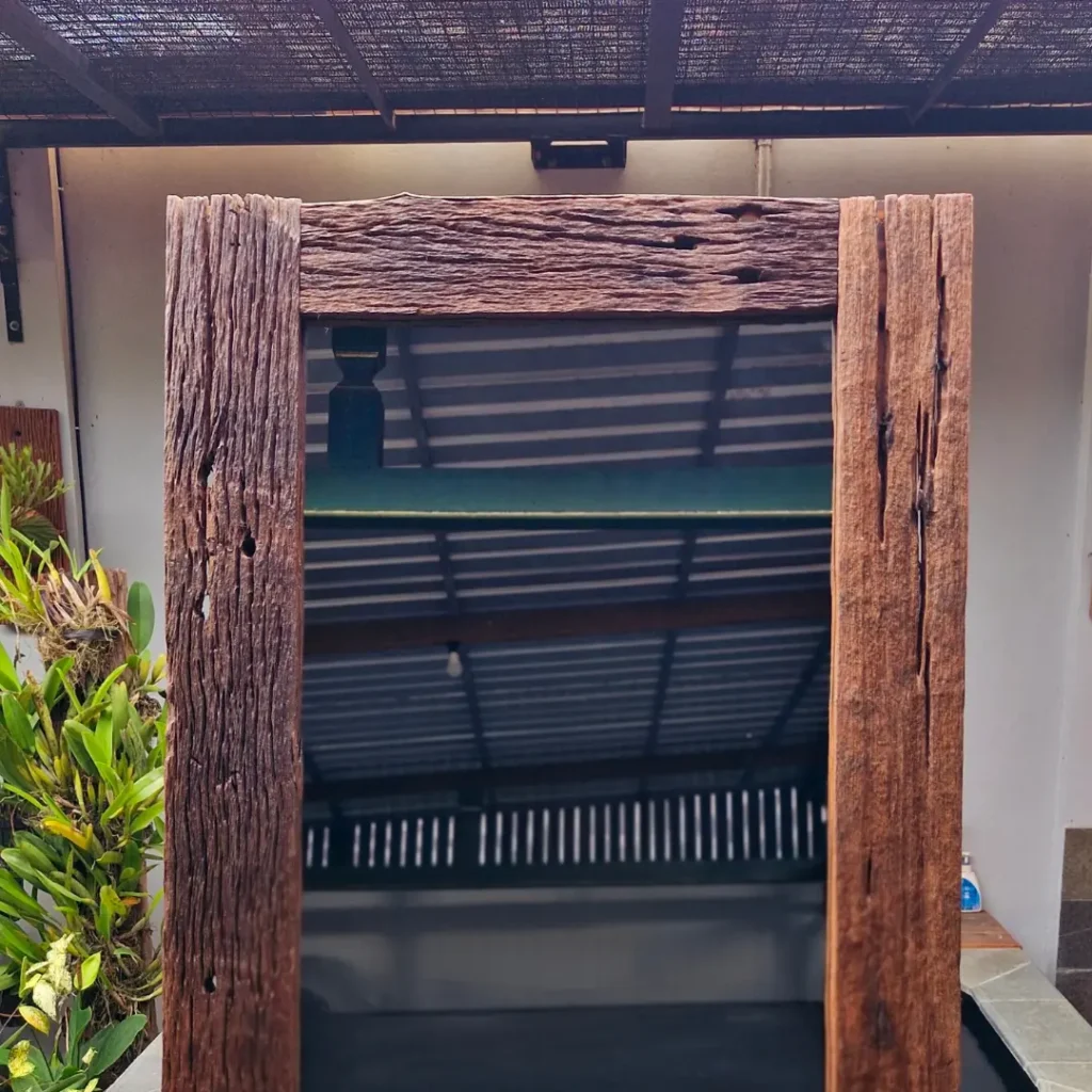 Cermin Bantalan Rel Berdiri Besar - Detail 2