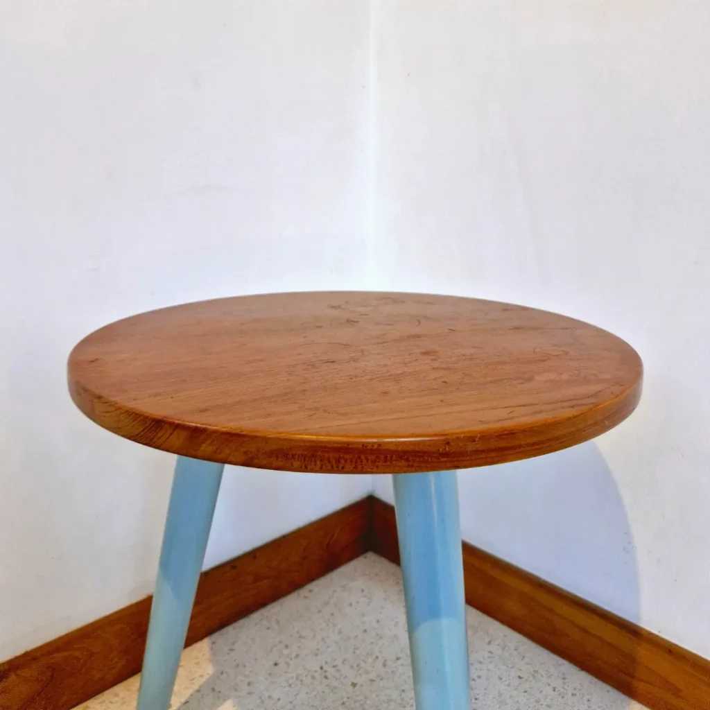 Side Table Oval Kayu Jati Lawasan Premium - Detail 3