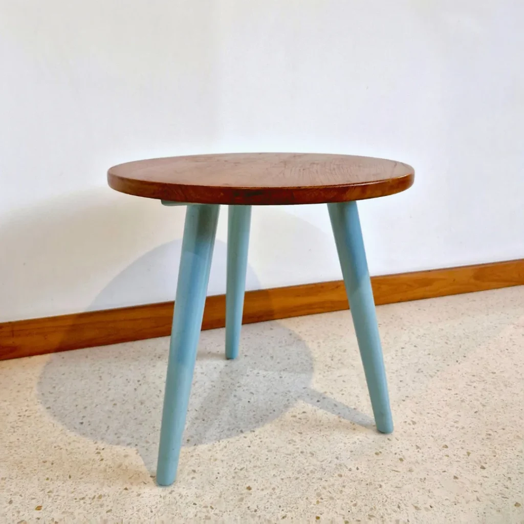 Side Table Oval Kayu Jati Lawasan Premium