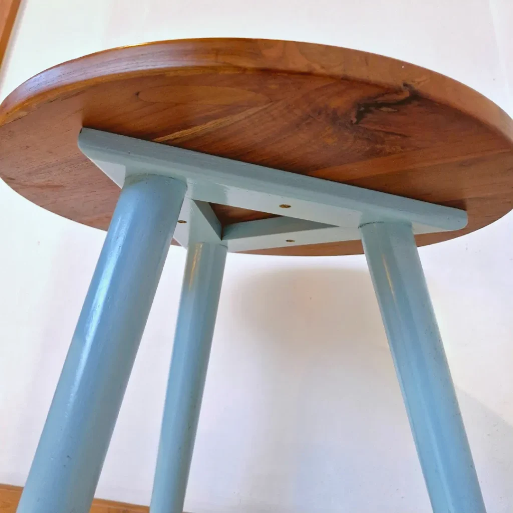 Side Table Oval Kayu Jati Lawasan Premium - Detail 2