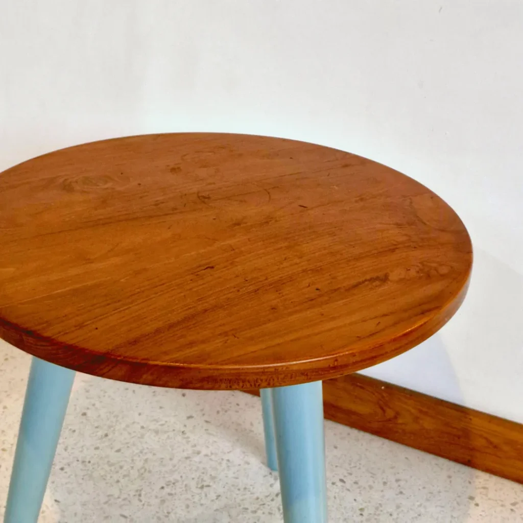 Side Table Oval Kayu Jati Lawasan Premium - Detail 1