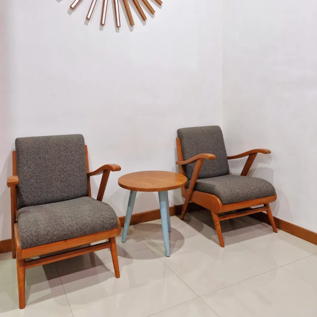 Set Meja Oval dan Sofa Kursi Kayu Jati - Detail 1