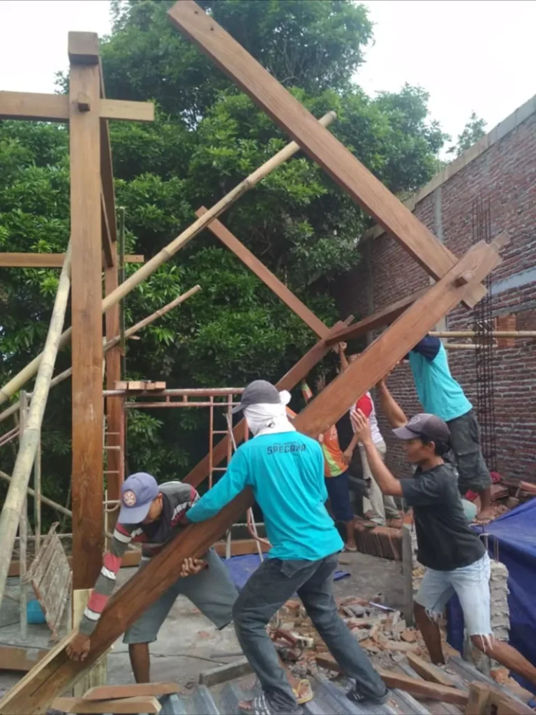 Limasan Bu Nastiti Dosen UGM