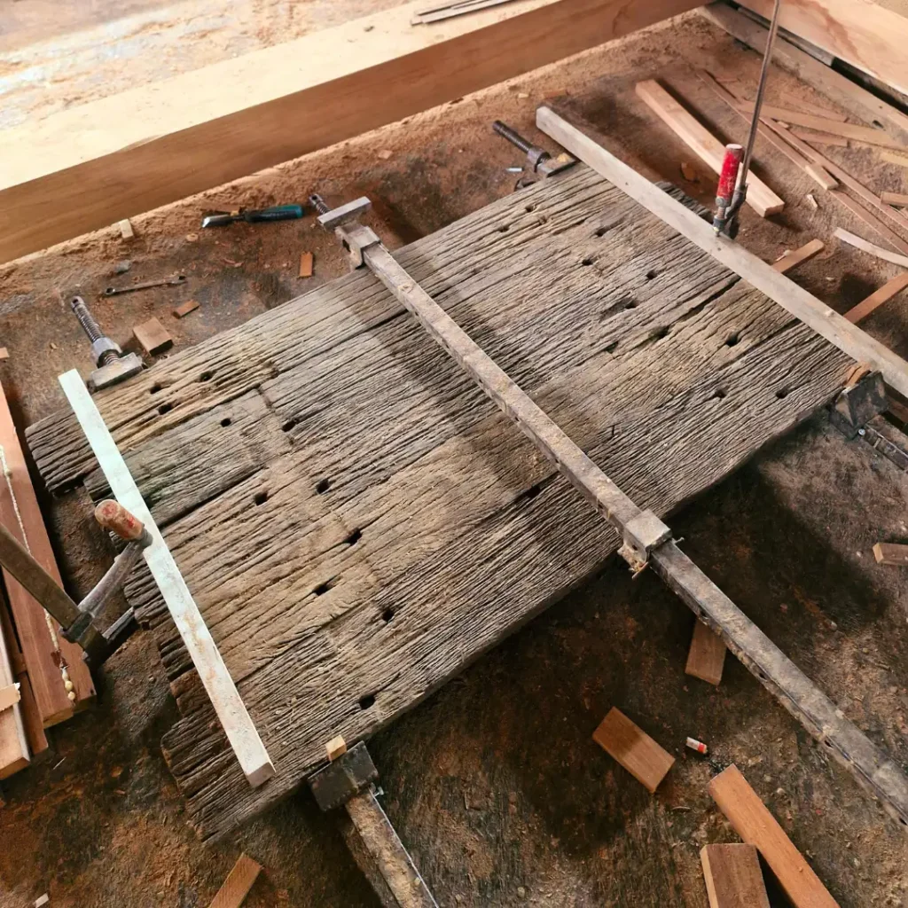 Top Meja Kayu Lawasan Bantalan Rel Luaran Premium - Detail 3