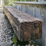 Bangku Outdoor Ulin Lawasan Kaki Umpak Batu