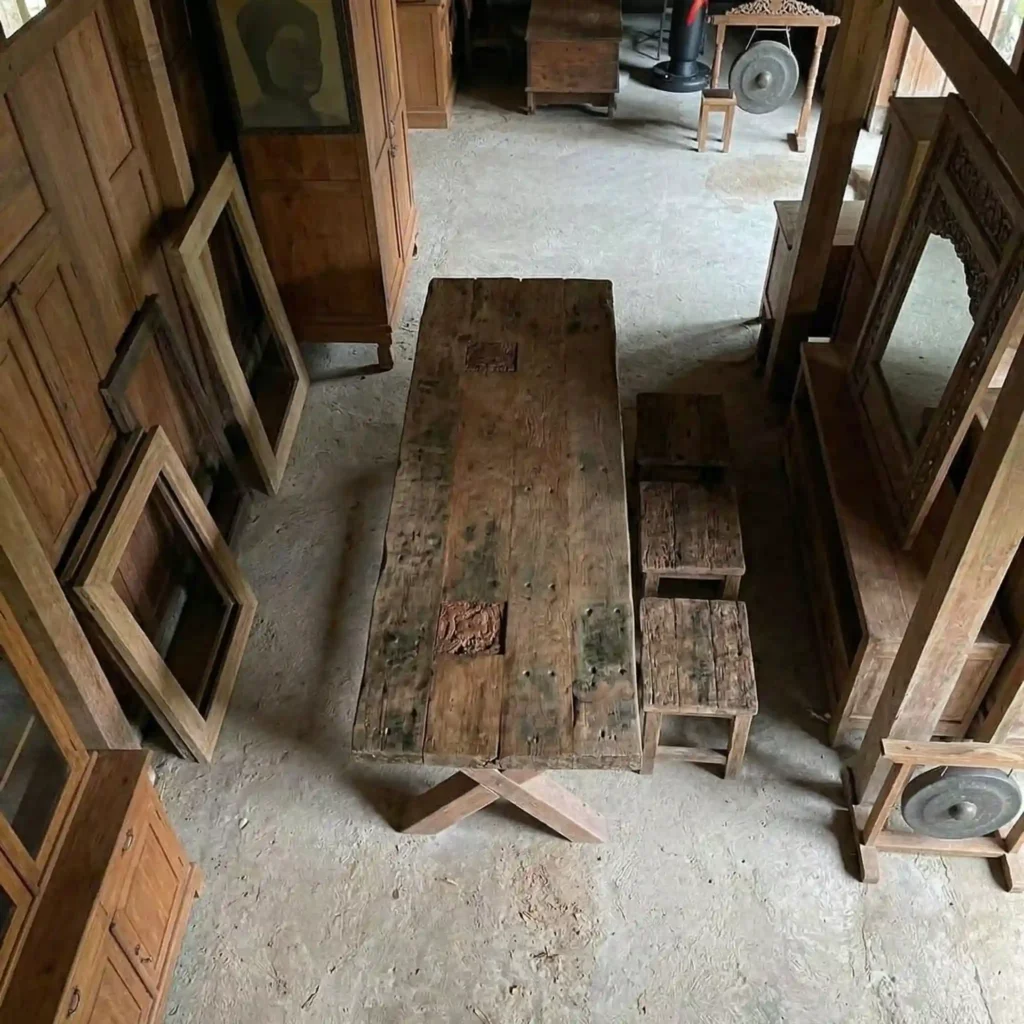meja-dan-kursi-kayu-outdoor-tahan-cuaca-joglo-soko