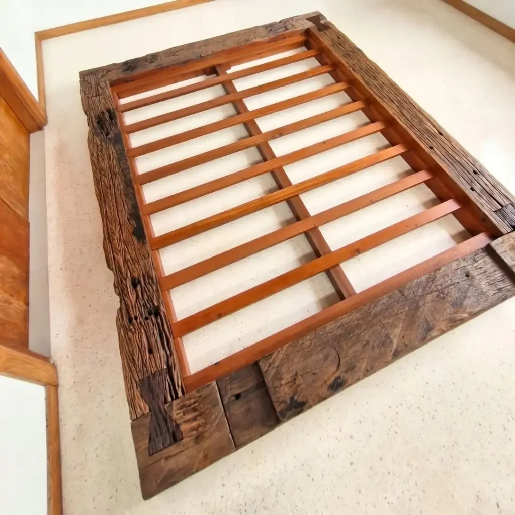 Tempat Tidur Kayu Bantalan Rel Ukuran 240 X 200 X 22 cm